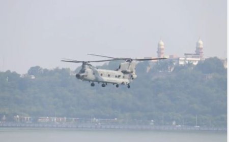 91 वीं वर्षगांठ के मौके पर भारतीय वायु सेना का एरोबेटिक प्रदर्शन आयोजित