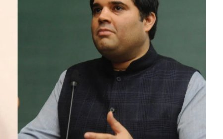 जानिए अपने नेता के बारे में - वरुण गांधी