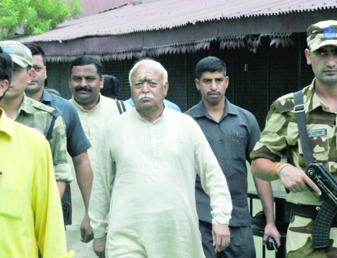 गुजरात :  आरएसएस  प्रमुख  मोहन भागवत इन दिनों  3 दिवसीय गुजरात यात्रा पर पहुचे