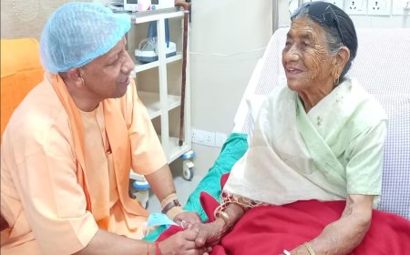 योगी आदित्यनाथ की मां सावित्री देवी