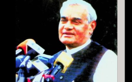 श्री अटल बिहारी वाजपेयी  भारत का एक परिचय , भारत के प्रधानमंत्री श्री अटल बिहारी वाजपेयी