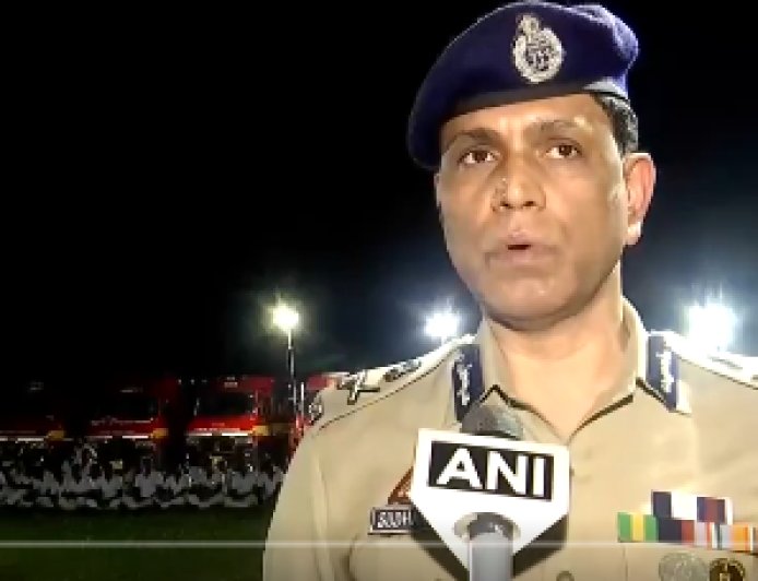 भुवनेश्वर, ओडिशा: चक्रवात 'दाना' के खतरे के मद्देनजर, ओडिशा के अग्निशमन सेवा महानिदेशक सुधांशु सारंगी