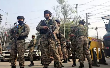 अनंतनाग में मुठभेड़ सुरक्षाबलों ने तीन आतंकियों को किया ढेर, श्रीनगर में भी मुठभेड़ जारी