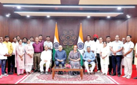 उपराष्ट्रपति से मिला घुमंतू समाज का प्रतिनिधिमंडल