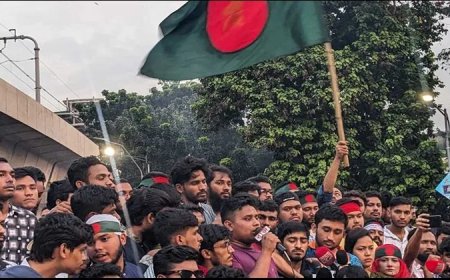 मुहम्मद यूनुस की नीतियों के खिलाफ विरोध प्रदर्शन, छात्रों की धमकी, कहा-सरकार बदलने में वक्त नहीं लगेगा