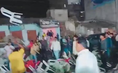 अल्लाह हू अकबर के नारे लगाते हुए हमलावरों ने किए गंदे इशारे, कुर्सियां फेंकी-  नवनीत राणा