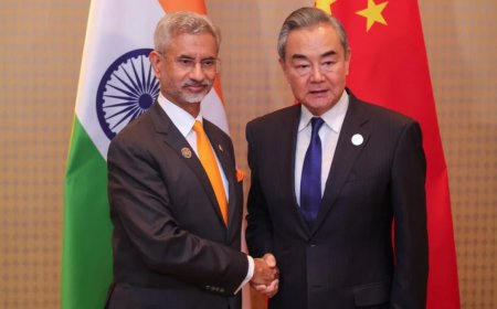 अब चीन के रास्ते कैलास दर्शन को जा सकेंगे भारतीय श्रद्धालु, Jaishanker-Wang वार्ता में सीधी विमान सेवा पर भी बात