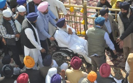 शौचालय की सफाई व झूठे बर्तन साफ करेंगे पूर्व मंत्री : श्री अकाल तख्त साहिब ने सुखबीर सिंह बादल को दी सजा