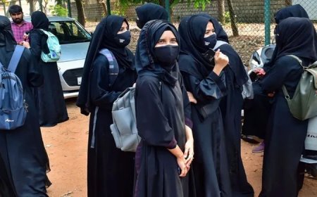 ‘CCTV से रहेगी महिलाओं पर नजर, देखा जाएगा क्या क्या पहना है’ : ईरान में महिलाओं पर कड़ा कानून पास, अब रखा जाएगा कंट्रोल