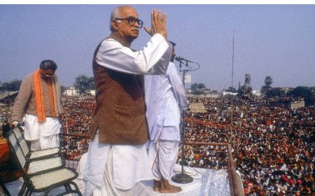 6 दिसंबर इतिहास के पन्नों में दर्ज  कारसेवकों ने ढहा दिया विवादित ढांचा