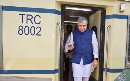 महाकुंभ के दाैरान श्रद्धालुओं की सुविधा के लिए चलेंगी तीन हजार ट्रेनें, 2 करोड़ श्रद्धालु करेंगे यात्रा  