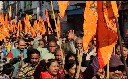 उत्तराखंड: बांग्लादेश में हिन्दुओं पर अत्याचार के विरोध में रामनगर में सड़कों पर उतरे लोग