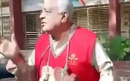 बांग्लादेश में मुक्ति योद्धा का अपमान, जूतों की माला पहनाकर पूरे गांव में घुमाया