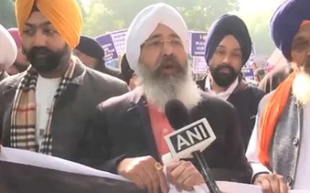 दिल्ली में 1984 के सिख विरोधी दंगा पीड़ितों ने किया प्रदर्शन, राहुल और प्रियंका को दी नसीहत