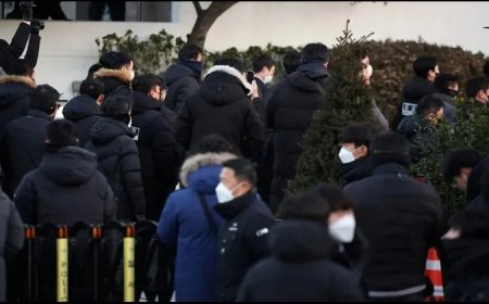 दक्षिण कोरिया के अपदस्थ राष्ट्रपति यून सुक योल को गिरफ्तार करने गई पुलिस को मिलिट्री ने रोका