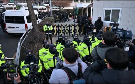 मिलिट्री के विरोध के बाद दक्षिण कोरिया के राष्ट्रपति यून सुक योल की गिरफ्तारी के प्रयास रोके गए