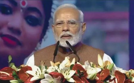 प्रधानमंत्री मोदी ने प्रवासी भारतीय दिवस सम्मेलन का किया उद्घाटन, कहा- “भविष्य युद्ध में नहीं, बुद्ध में है”