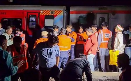 आग लगने की अफवाह के बाद ट्रेन से कूदे और दूसरी ट्रेन की चपेट में आए, जलगांव में अब तक 13 लोगों की मौत