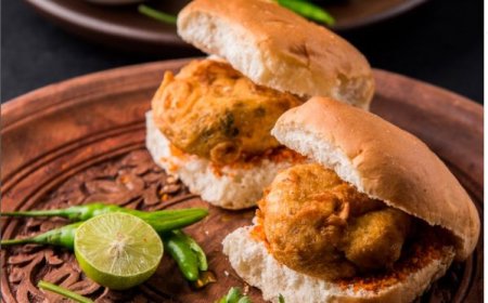 वड़ा पाव को मिला ग्लोबल पहचान, टेस्ट एटलस की टॉप 50 सैंडविच लिस्ट में 39वां स्थान