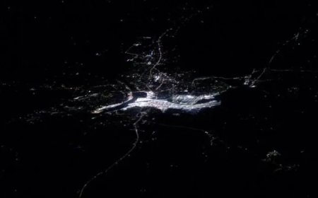 नासा ने ISS से साझा की खूबसूरत तस्वीर, देखिए कैसे दिख रहा है महाकुंभ अंतरिक्ष से