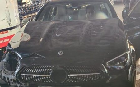 मुंबई एयरपोर्ट पर कार की टक्कर से 5 लोग घायल:इनमें 2 विदेशी यात्री; पुलिस का दावा- ब्रेक की जगह एक्सीलरेटर दबाया, ड्राइवर गिरफ्तार