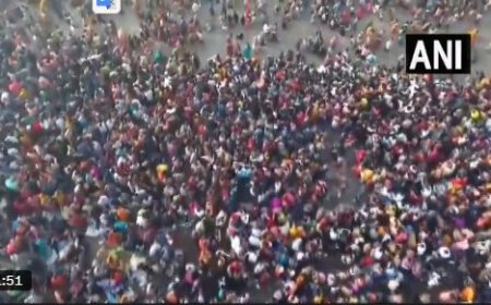 प्रयागराज: त्रिवेणी संगम पर श्रद्धालुओं की आस्था, अब तक 34.97 करोड़ स्नानार्थी पहुंचे