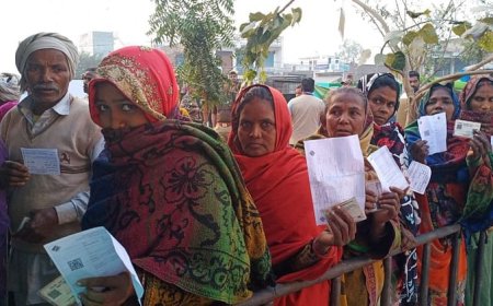 Milkipur Bypoll 2025 Live: अयोध्या की मिल्कीपुर सीट पर उपचुनाव में मतदान जारी, बूथों पर लगी कतार