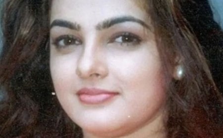 दिन में व्रत रखकर रात को शराब पीती थीं:ममता कुलकर्णी ने कहा, एक-दो नवरात्र ऐसे हो गए, जब मैं 2 पैग स्कॉच मार लेती थी