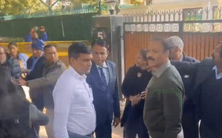 दिल्ली LG के आदेश पर केजरीवाल के घर पहुंची ACB:5 सवाल पूछे; केजरीवाल का दावा-BJP ने AAP विधायकों को 15-15 करोड़ ऑफर किए