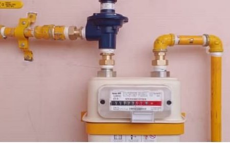 Agra: पीएनजी लाइन हुई क्षतिग्रस्त, 600 घरों में नहीं जला चूल्हा; बाहर से मंगाना पड़ा खाना