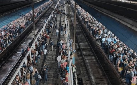 महाकुंभ के लिए 4 और स्पेशल ट्रेनों का ऐलान:दिल्ली भगदड़ के बाद रेलवे का फैसला, नई दिल्ली और आनंद विहार से चलेंगी