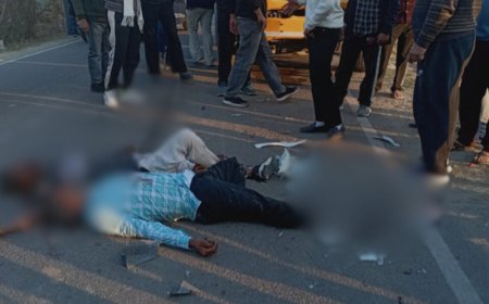 हिमाचल में तेज रफ्तार स्कूटी टिप्पर से टकराई:2 की मौत, स्कूटी ड्राइवर ने छोड़ी थी अपनी लेन