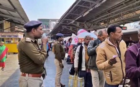 Bihar News: नई दिल्ली हादसे के बाद भागलपुर रेलवे स्टेशन पर सुरक्षा कड़ी, मंगलवार को चलेगी कुंभ स्पेशल ट्रेन