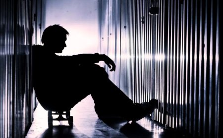 पहले बेल्ट और लाठियों से पीटा, फिर पानी मांगने पर गिलास में थूक कर दिया; केरल में छात्र की खौफनाक रैगिंग