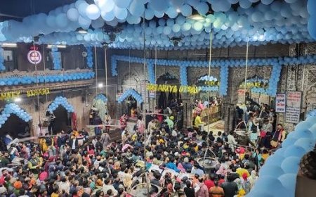 Mathura: बांकेबिहारी मंदिर के गर्भगृह की दीवारें और फर्श हुआ कमजोर, निर्माण के लिए कोर्ट की ली जाएगी अनुमति