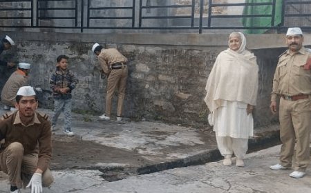 देहरा में जल संरक्षण के लिए बड़ी पहल:संत निरंकारी मिशन ने चलाया स्वच्छता अभियान, मां बिलासा मंदिर में की सफाई