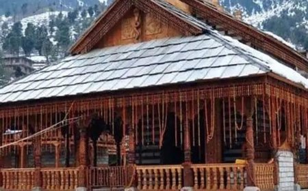 मनाली में देवता गौतम ऋषि स्वर्ग प्रवास से लौटे:42 दिनों बाद खुले कपाट, मिट्टी के लेप से मिले संकेत- बाढ़ का खतरा