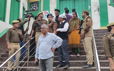 संभल: जामा मस्जिद का सर्वे करने पहुंची एएसआई की टीम, पुताई और सजावट मामले में हाईकोर्ट ने दिए निर्देश