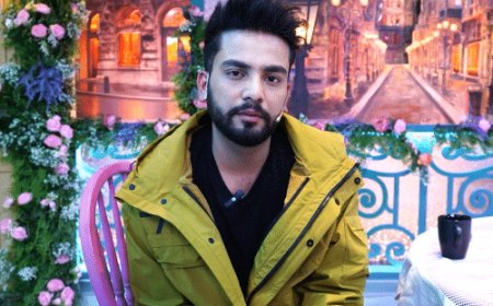 'लाफ्टर शेफ’ से हटाने की मांग पर एल्विश बेपरवाह:बोले- पहले घर बनने दो, फिर हटा देना; फिल्म फेडरेशन ने कलर्स चैनल को सौंपा था लेटर