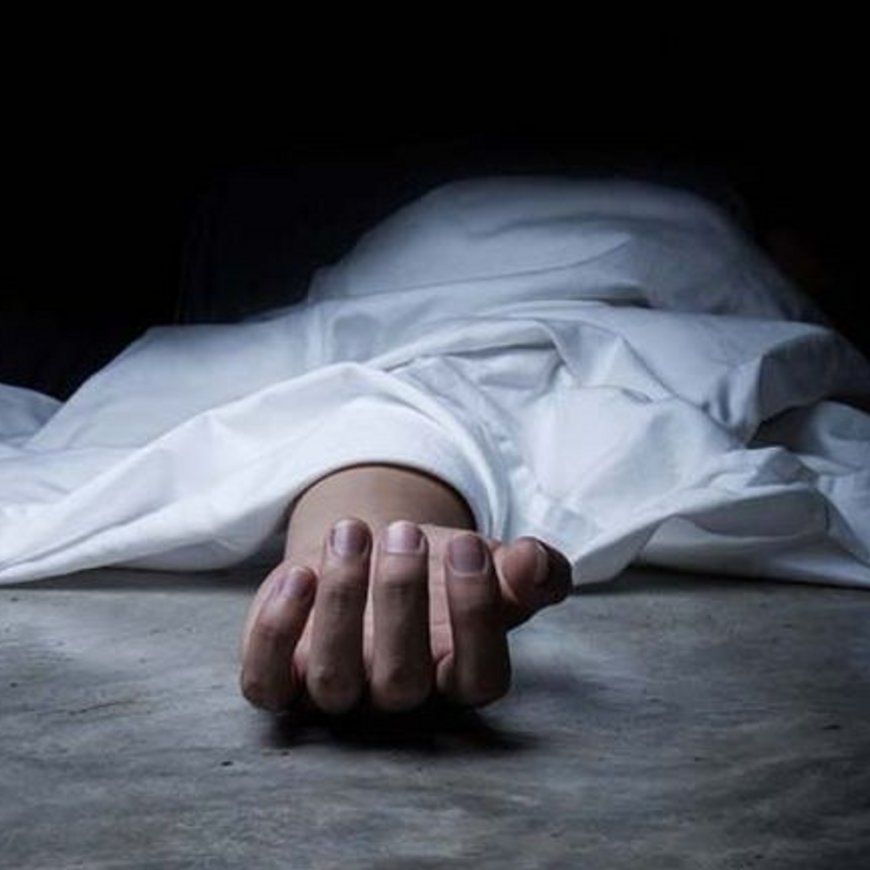 सोलन में सीढ़ियां तोड़ते वक्त गिरे व्यक्ति की मौत:पंचायत घर में कर रहे थे काम, अचानक फिसले, लैंटर भी गिरा