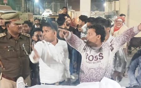 UP: आगरा में दर्दनाक हादसा...आमने-सामने से टकराईं दो बाइक, पांच लोगों की माैत; परिवार में मच गया कोहराम