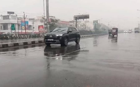 UP Weather: ओले गिरने के साथ बारिश की चेतावनी, बढ़ी किसानों की चिंता; जानें अपने जिले के मौसम का हाल