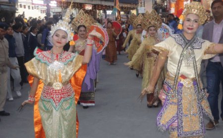 मंडी शिवरात्रि महोत्सव में अंतरराष्ट्रीय कल्चरल परेड:मंत्री धर्माणी ने दिखाई हरी झंडी; विदेशी समेत उत्तर भारत के कलाकारों ने दी प्रस्तुती