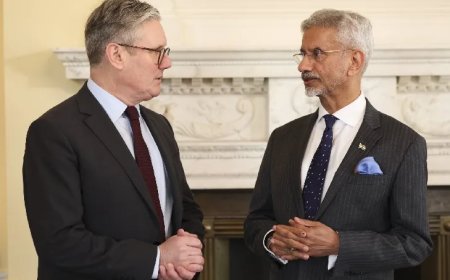 एस जयशंकर लंदन में ब्रिटेन के पीएम कीर स्टार्मर से मिले, द्विपक्षीय संबंधों और आर्थिक सहयोग बढ़ाने पर चर्चा