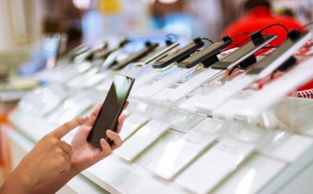 स्मार्टफोन ऑनलाइन खरीदें या ऑफलाइन? जानिए कौन सा तरीका बेहतर, किसमें होगा ज्यादा फायदा?