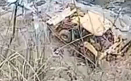 शिमला में 100 मीटर गहरी खाई में गिरी जेसीबी:ड्राइवर की मौके पर मौत, लोगों ने पहुंचाया अस्पताल, चंबा का रहने वाला