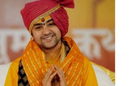 धीरेंद्र कृष्ण शास्त्री साल के 364 दिन पानी बचा सकते हैं, होली को उत्साह के साथ मनाना चाहिए'