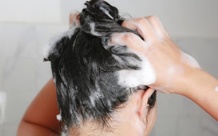 हफ्ते में कितनी बार धोने चाहिए बाल? जानिए हेयर फॉल रोकने के लिए किन बातों का रखें ख्याल 