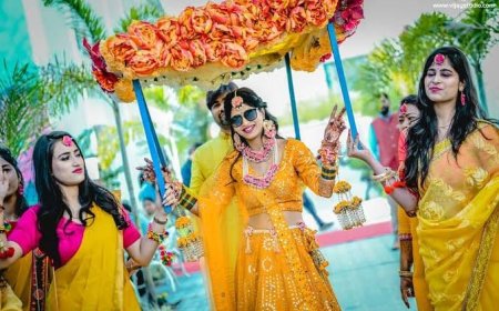 हल्दी रस्म: परंपरा या फिजूलखर्ची? अमीरों के चक्कर में पिसता गरीब