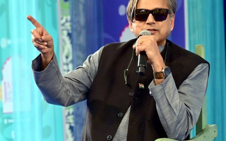 मैं बेवकूफ बन गया... रूस-यूक्रेन युद्ध को लेकर शशि थरूर ने की मोदी सरकार की तारीफ, पढ़ें क्या है इसके मायनें